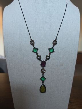 Vintage-Inspired Green and Purple Pendant Necklace